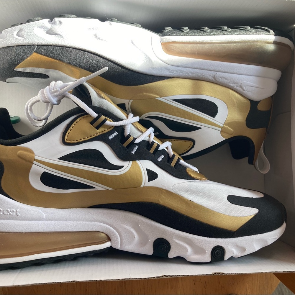 Airmax 270 react gold and white